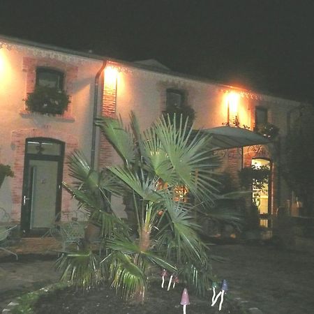 Au Fond De La Cour Bed & Breakfast Veyre-Monton Ngoại thất bức ảnh