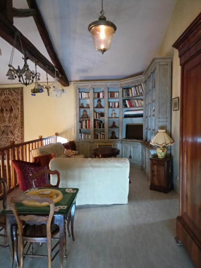 Au Fond De La Cour Bed & Breakfast Veyre-Monton Ngoại thất bức ảnh