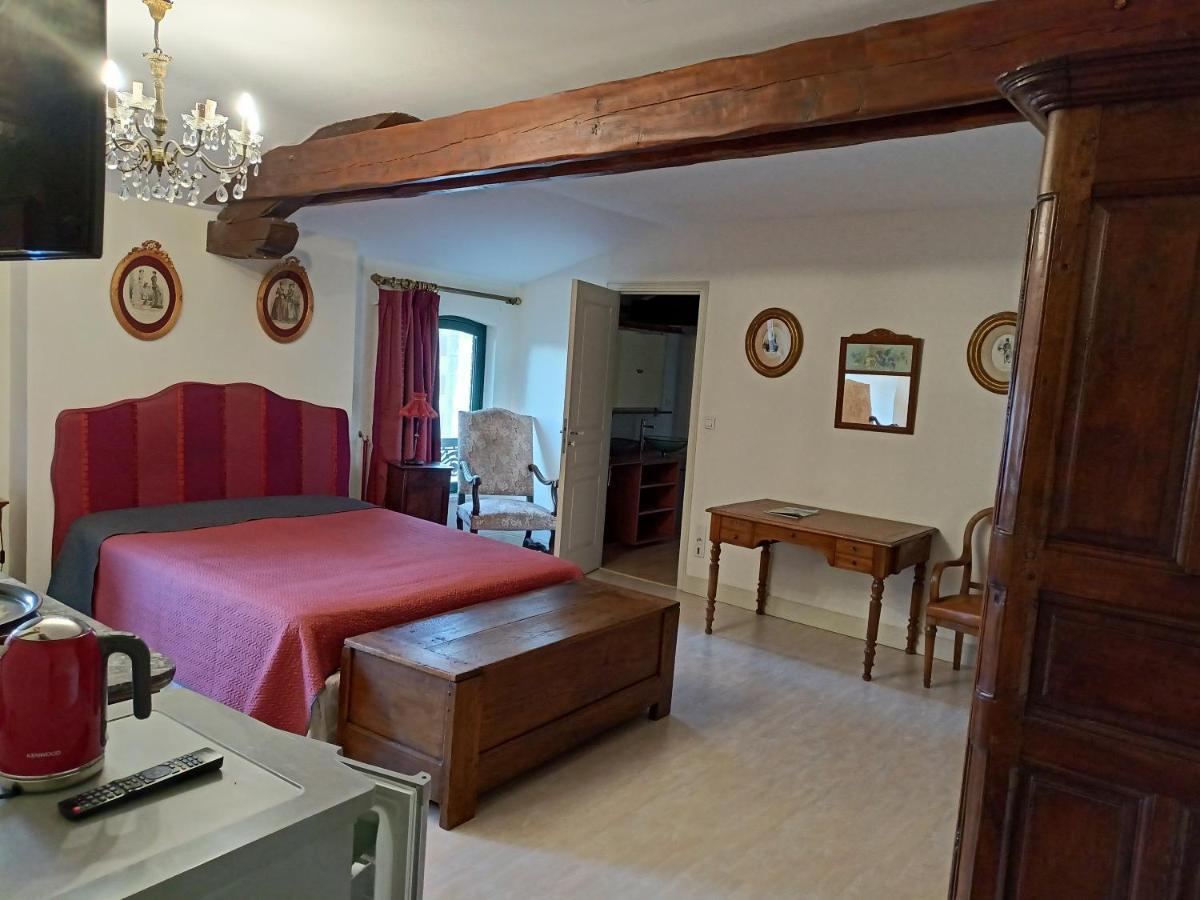 Au Fond De La Cour Bed & Breakfast Veyre-Monton Ngoại thất bức ảnh