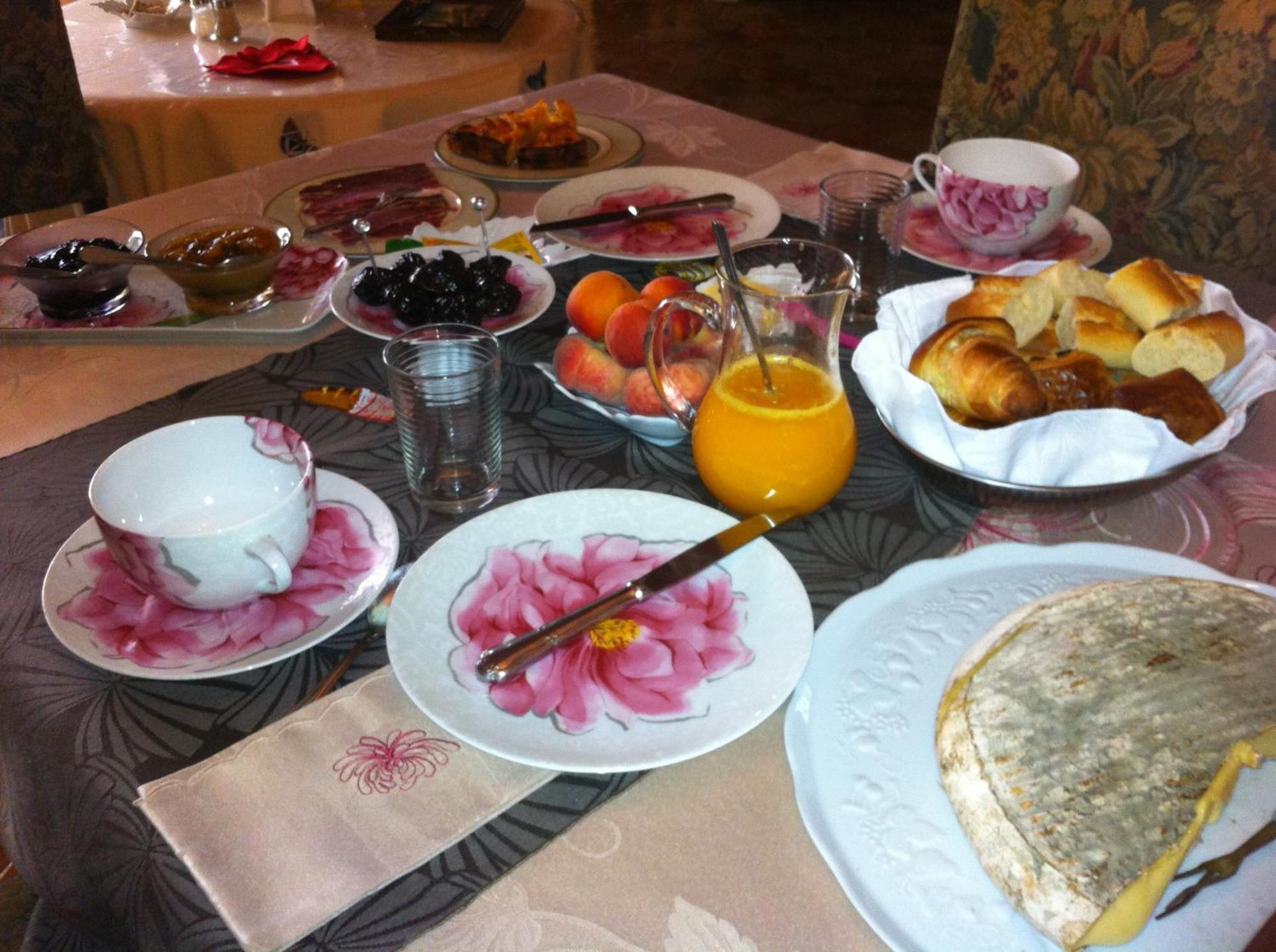 Au Fond De La Cour Bed & Breakfast Veyre-Monton Ngoại thất bức ảnh