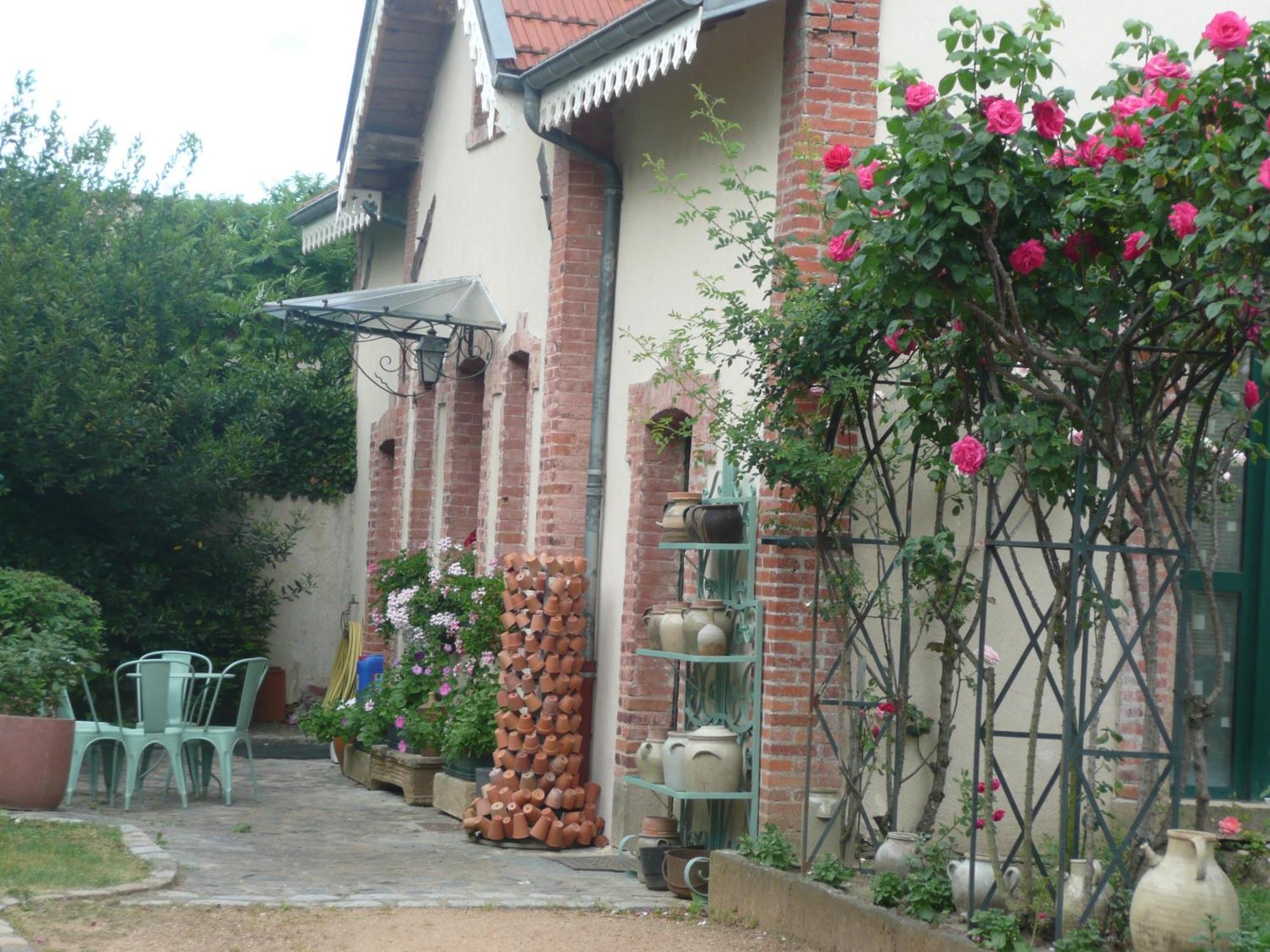 Au Fond De La Cour Bed & Breakfast Veyre-Monton Ngoại thất bức ảnh
