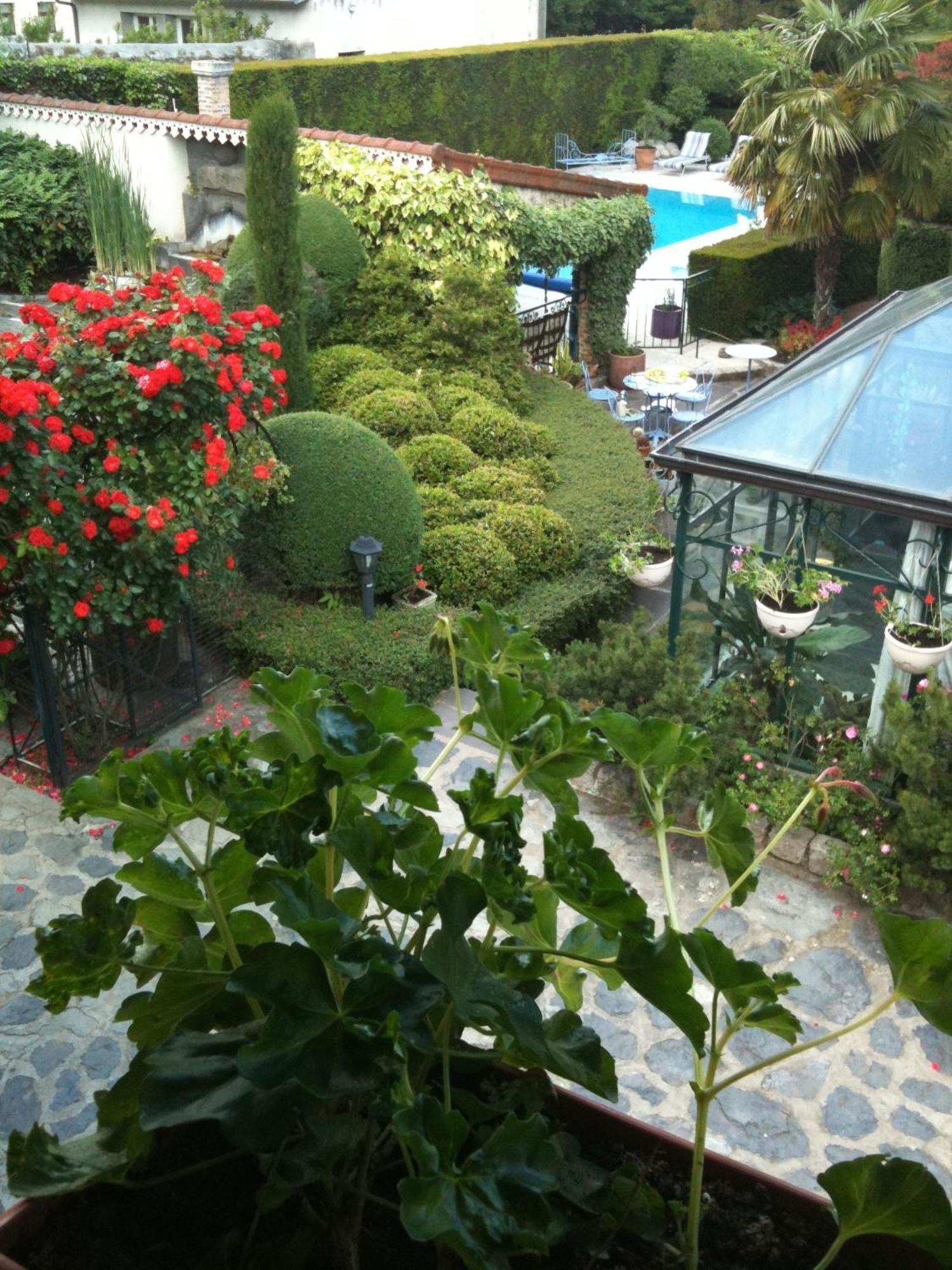 Au Fond De La Cour Bed & Breakfast Veyre-Monton Ngoại thất bức ảnh