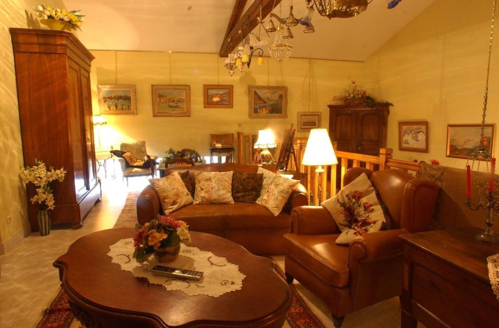 Au Fond De La Cour Bed & Breakfast Veyre-Monton Ngoại thất bức ảnh