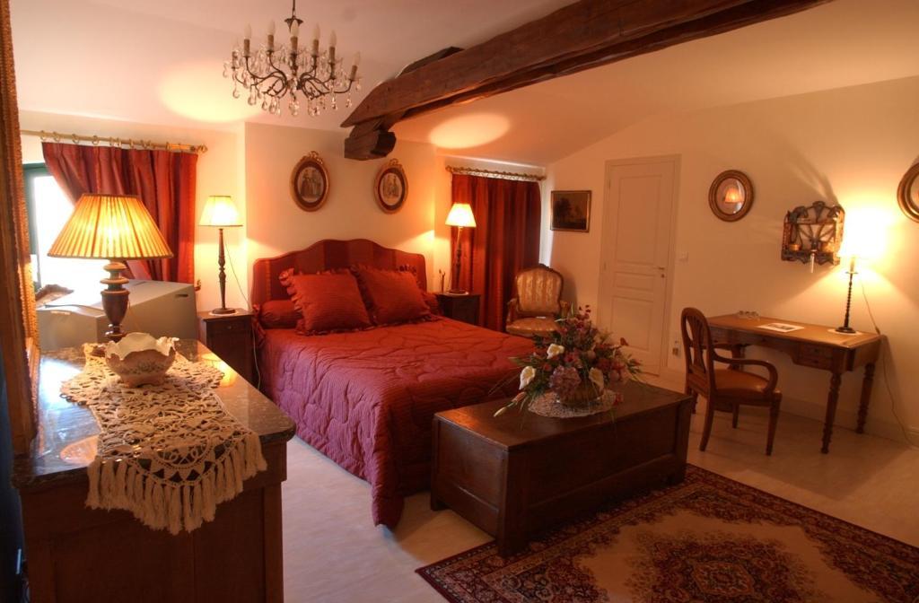 Au Fond De La Cour Bed & Breakfast Veyre-Monton Phòng bức ảnh