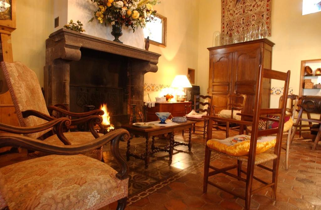 Au Fond De La Cour Bed & Breakfast Veyre-Monton Ngoại thất bức ảnh